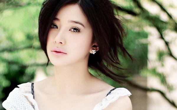 白卿雨余千樊小说名字 白卿雨余千樊男主白卿雨余千樊小说